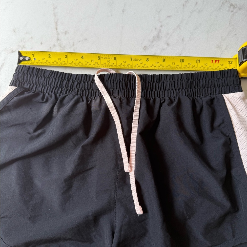 UNDER ARMOR 🖤🩷 women’s black and pink running shorts size small - Picture 4 of 7